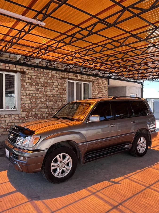 Lexus LX