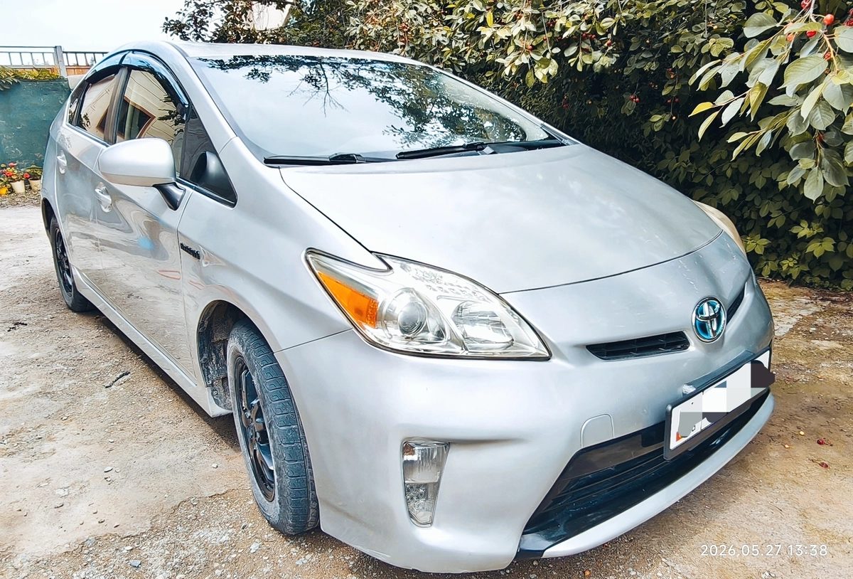 Toyota Prius III Рестайлинг (XW30) 2012