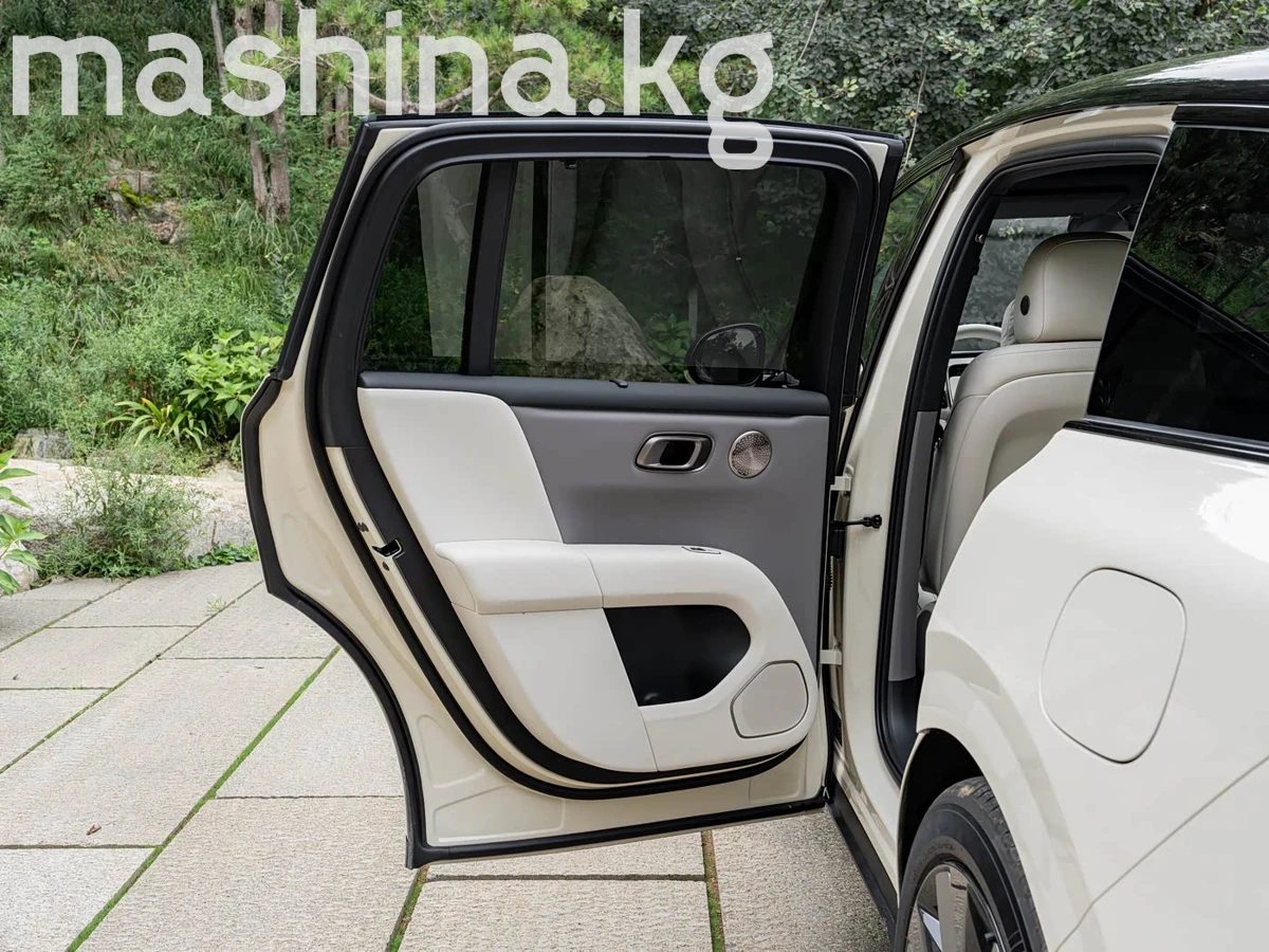 LiXiang L6 2025
