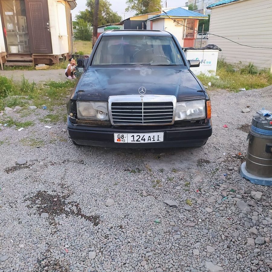 Mercedes-Benz W124