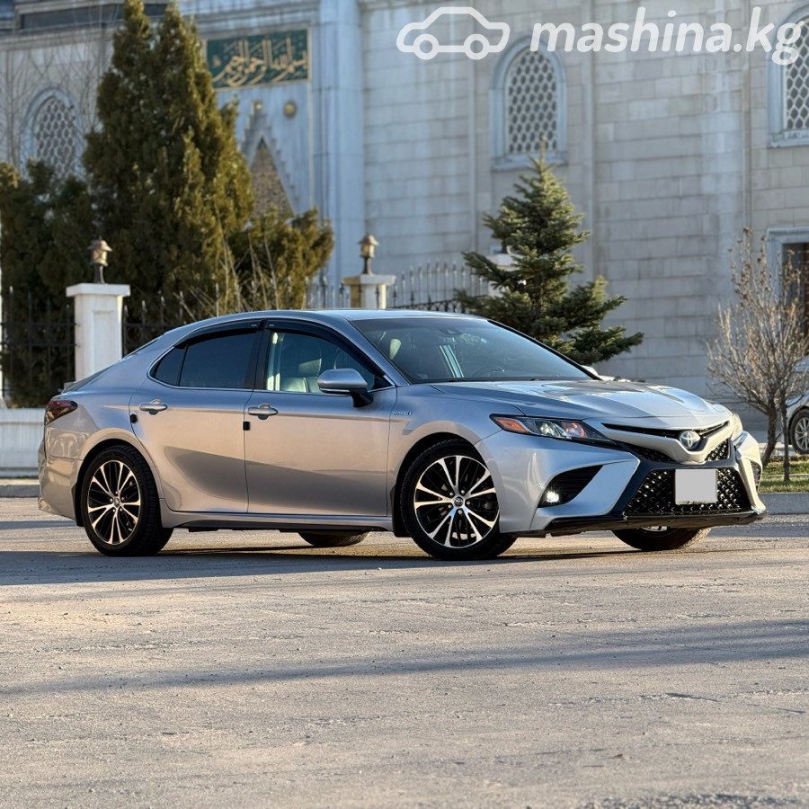 Toyota Camry VIII (XV70)
