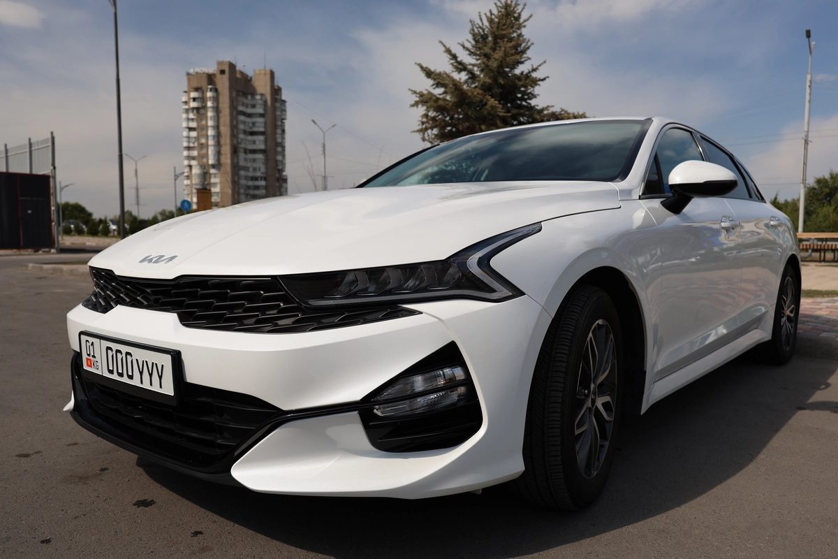 Kia K5 III 2023