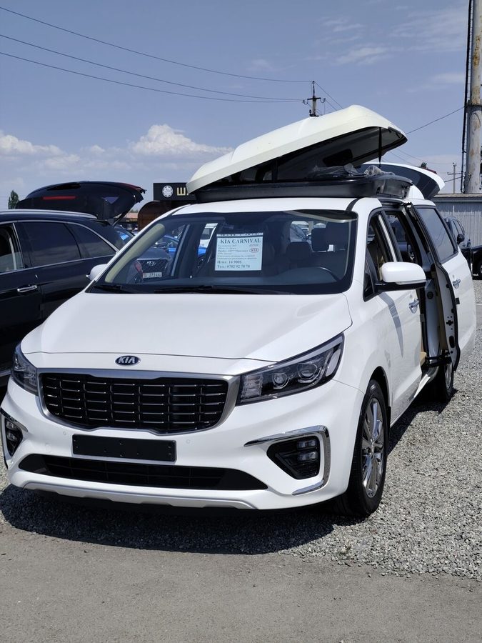 Kia Carnival