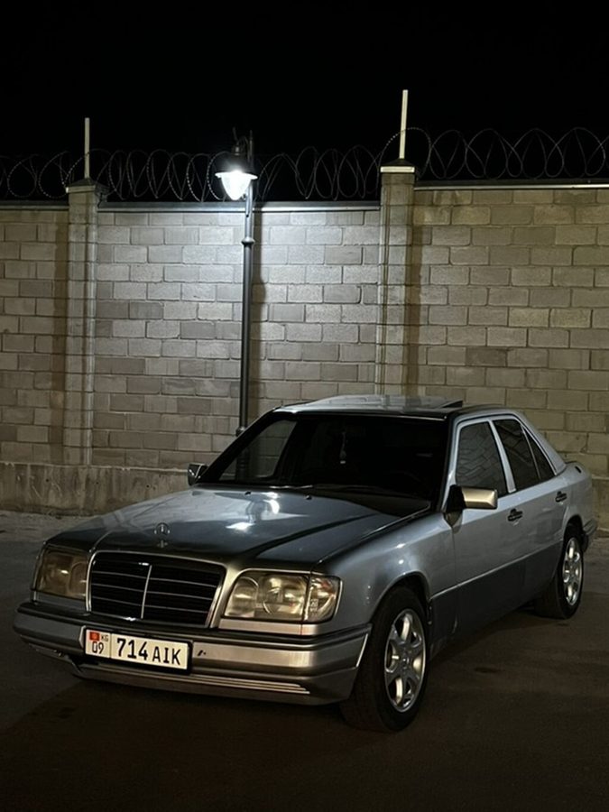 Mercedes-Benz W124