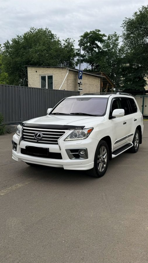 Lexus LX