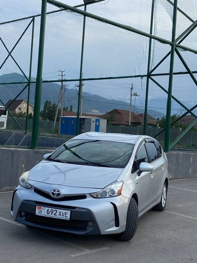 Toyota Prius V