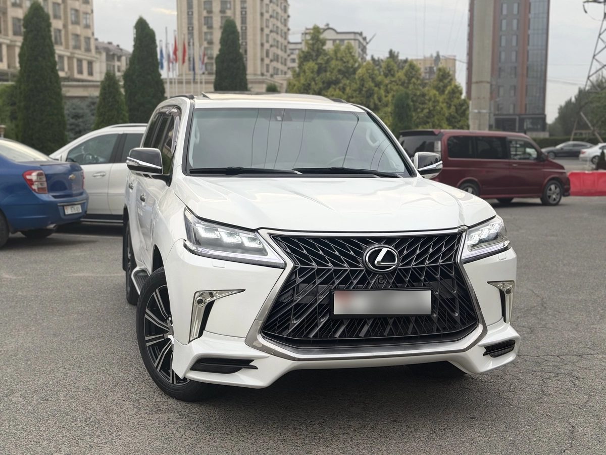 Lexus LX III 2011