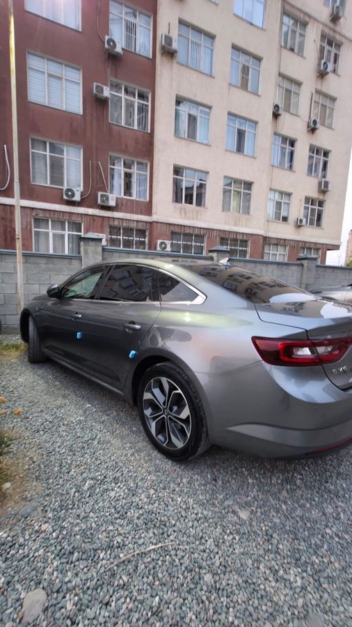 Renault SM6