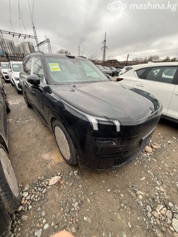 Lynk &amp; Co 900