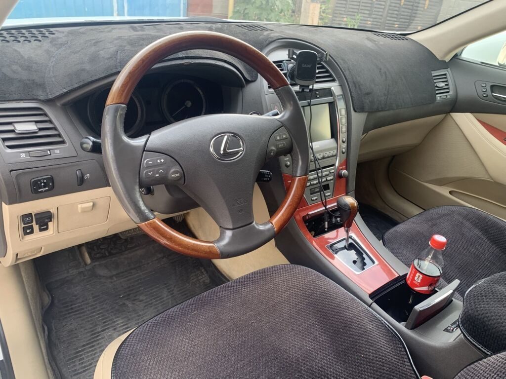 Lexus ES