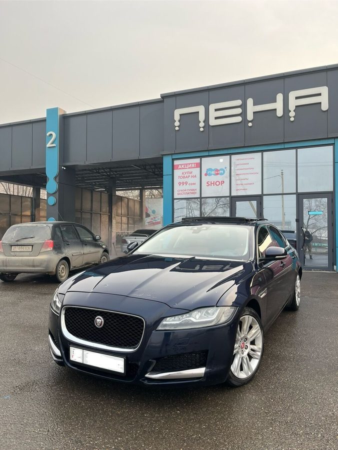 Jaguar XF