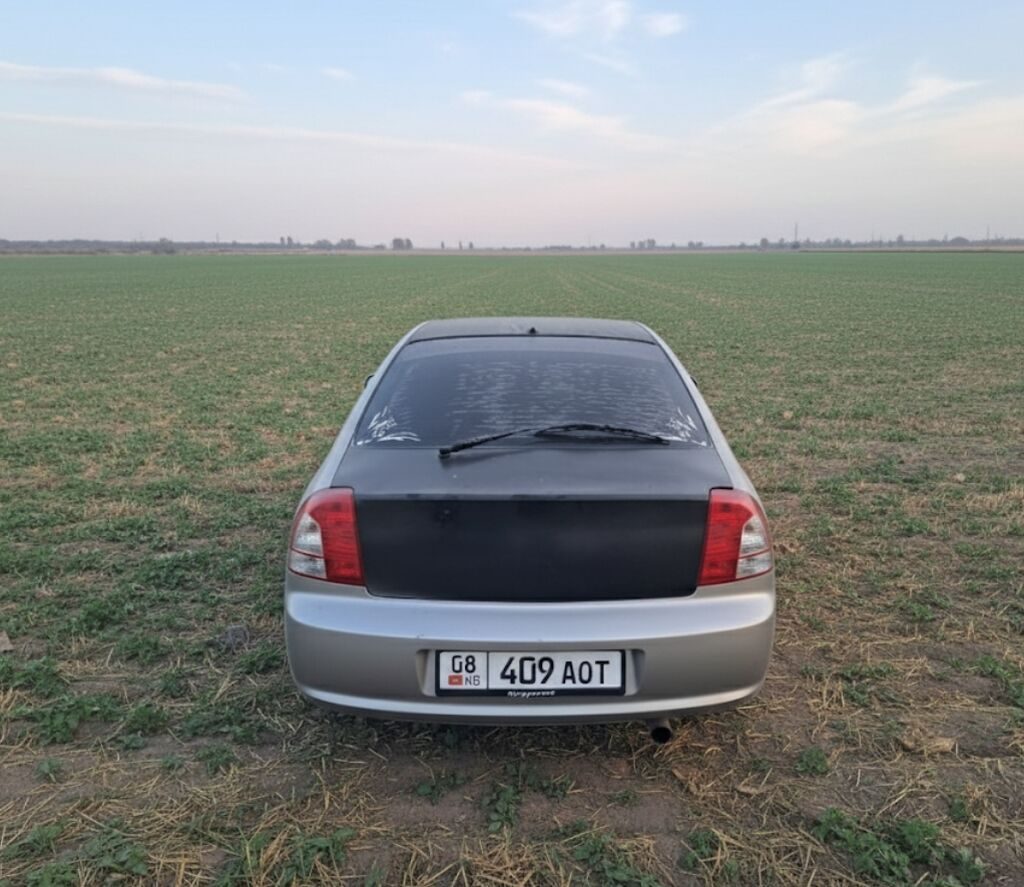 Kia Shuma