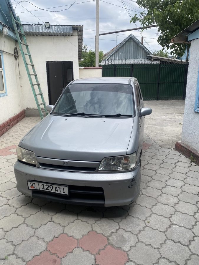 Nissan Cube I (Z10) 2000
