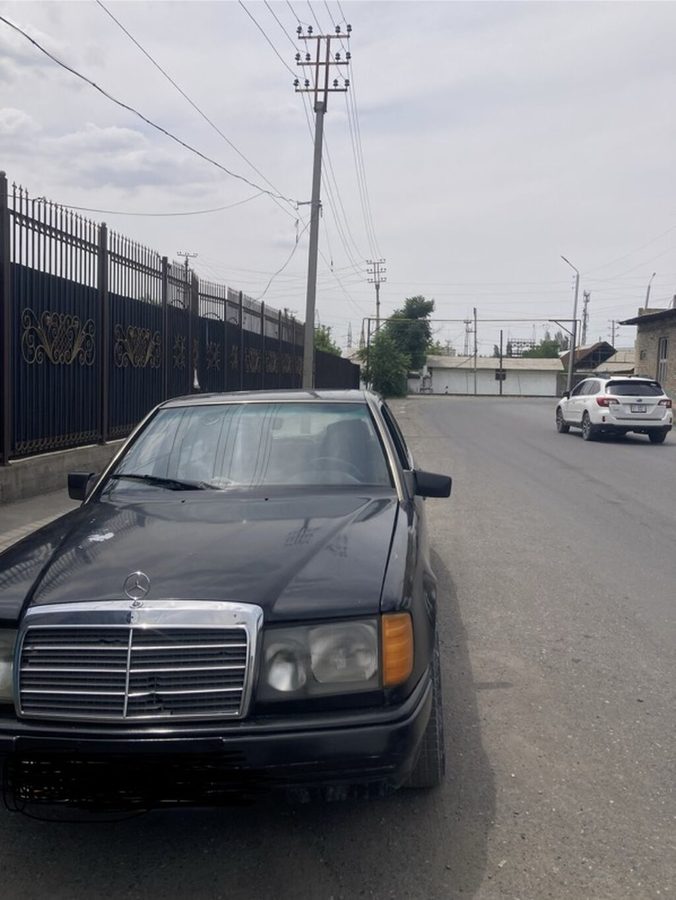 Mercedes-Benz W124