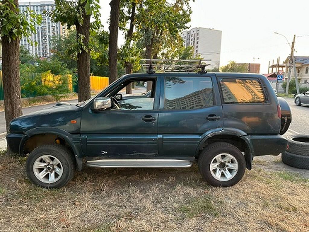 Nissan Mistral