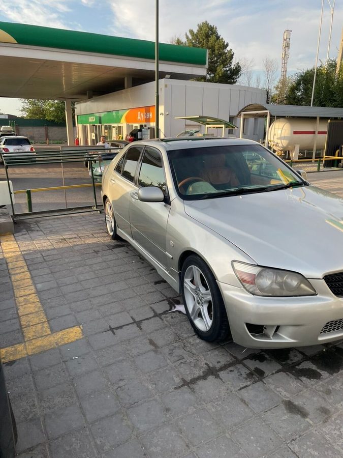 Lexus IS