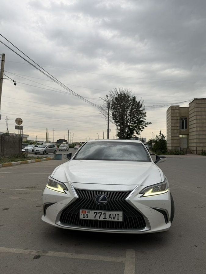 Lexus ES