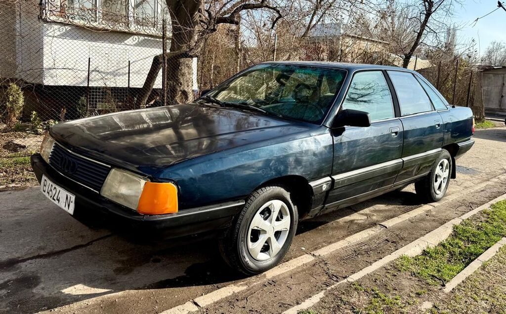 Audi 100