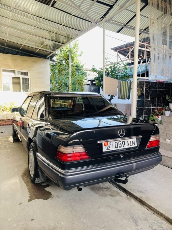 Mercedes-Benz W124