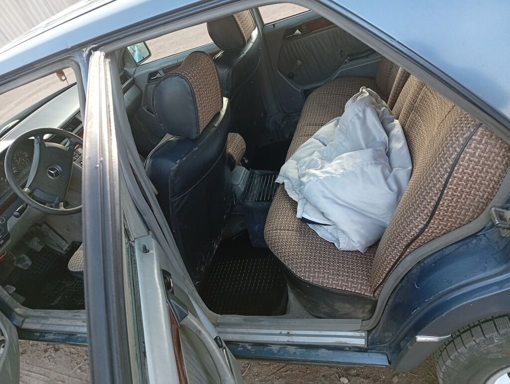 Mercedes-Benz W124