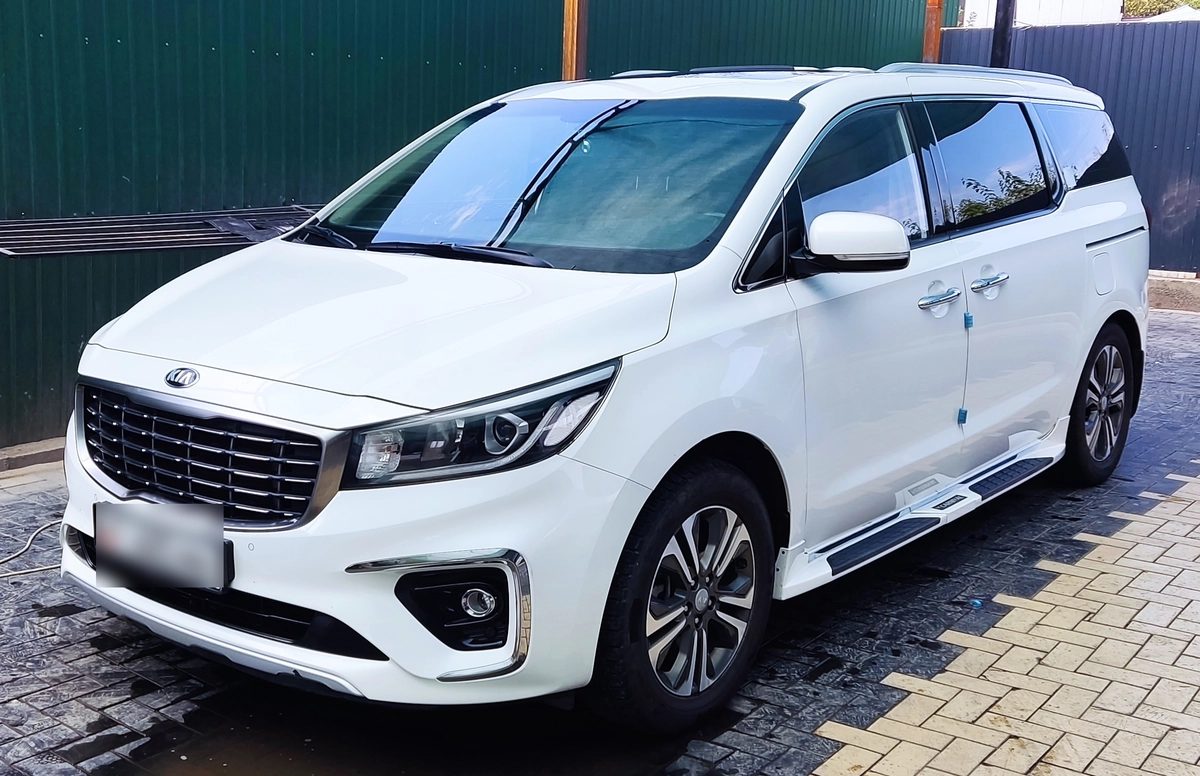 Kia Carnival III 2.2d AT