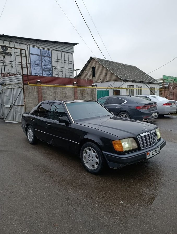 Mercedes-Benz W124