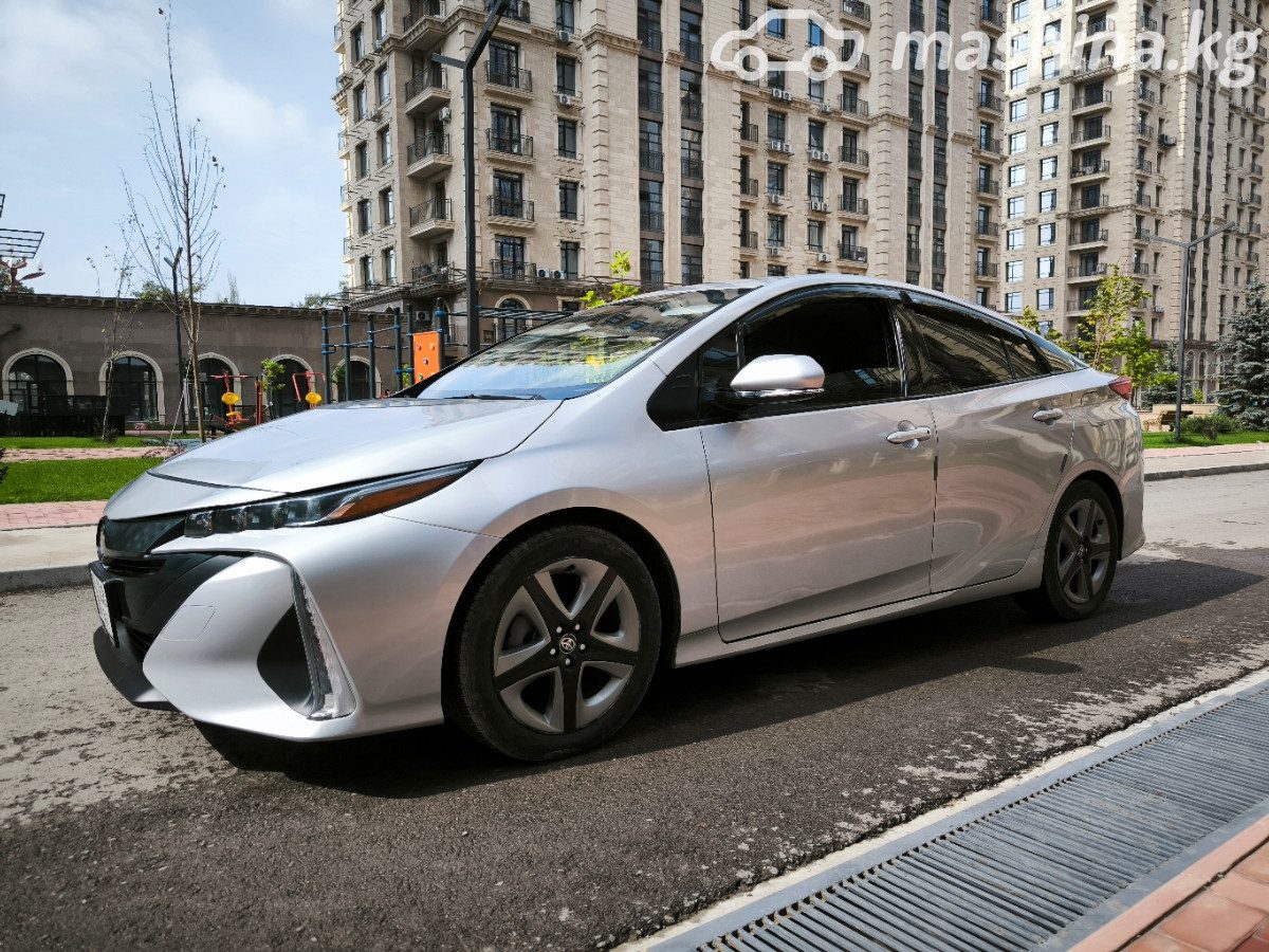Toyota Prius IV (XW50)