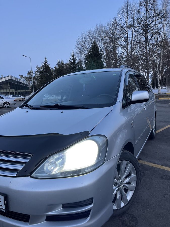 Toyota Avensis Verso