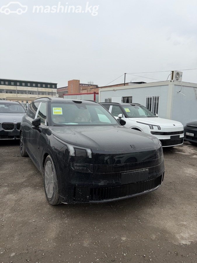 Lynk & Co 900