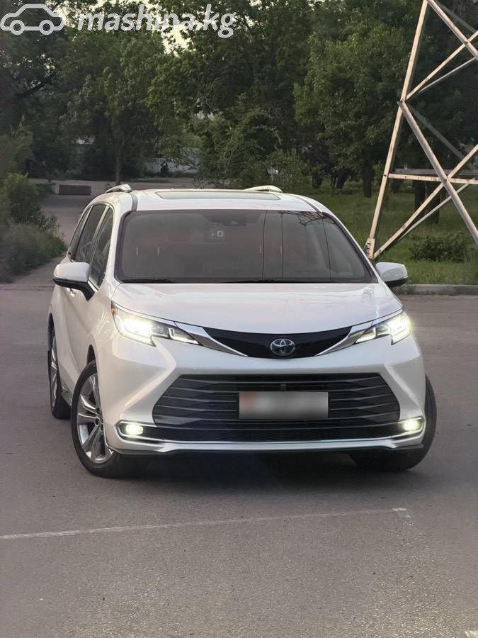 Toyota Sienna IV
