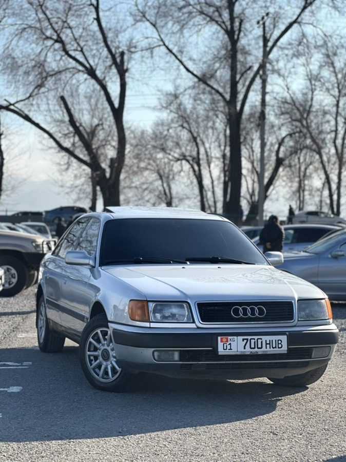 Audi 100