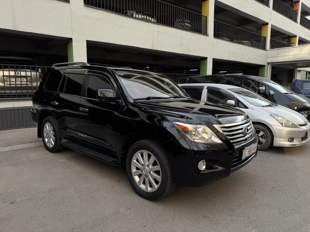 Lexus LX III 2008