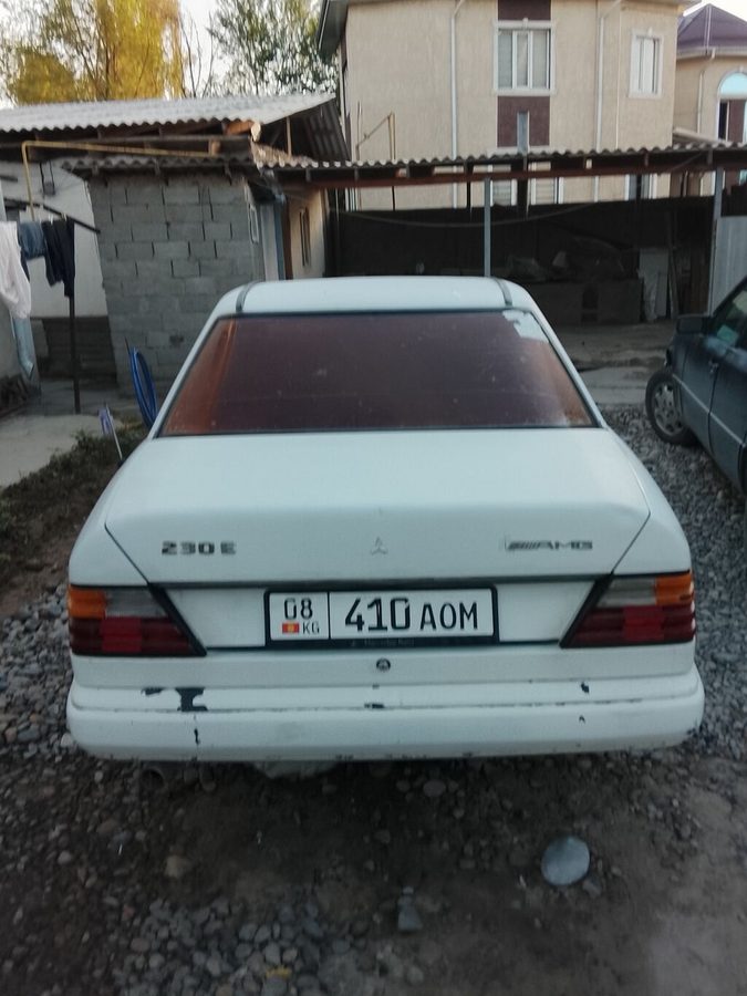 Mercedes-Benz W124