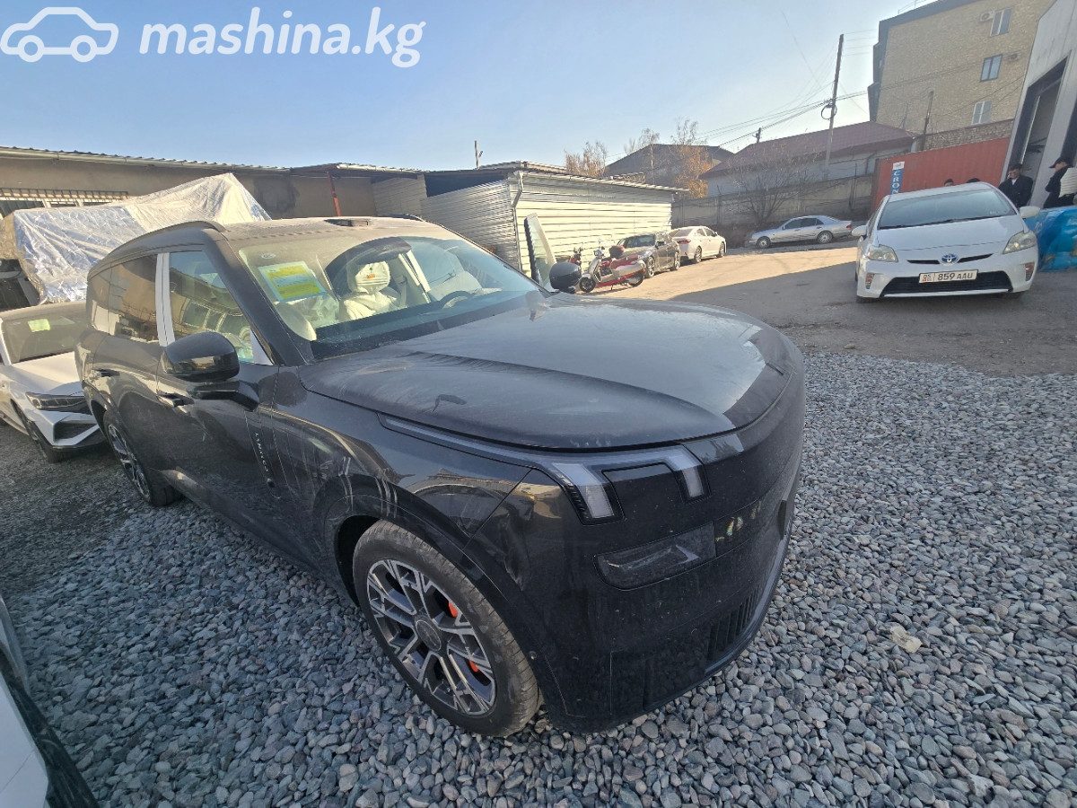 Lynk & Co 900