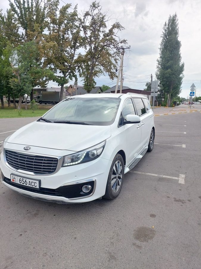 Kia Carnival