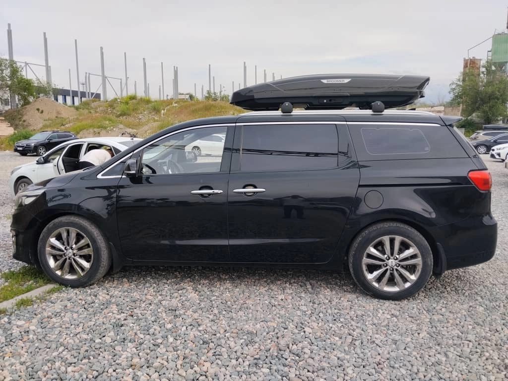 Kia Carnival III 2017