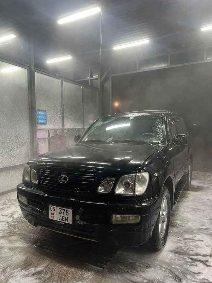 Lexus LX