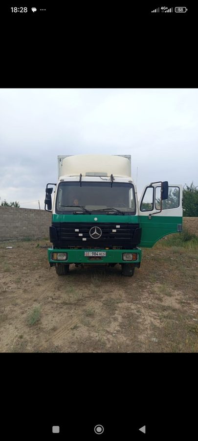 Mercedes-Benz 