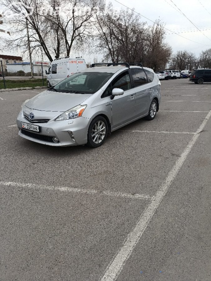 Toyota Prius v (+)