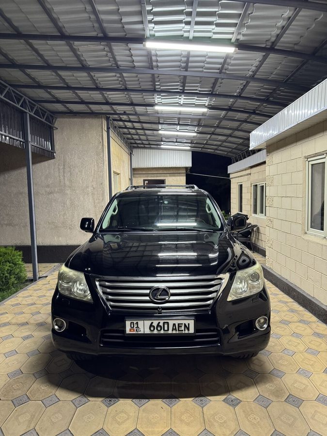 Lexus LX