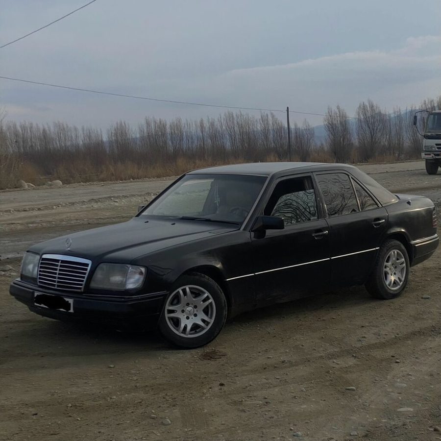 Mercedes-Benz W124