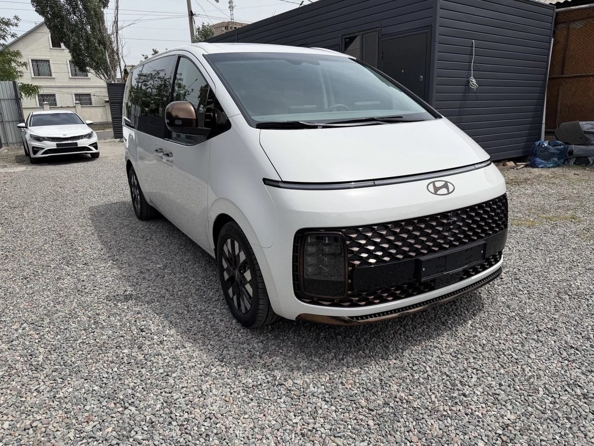 Hyundai Staria 2024