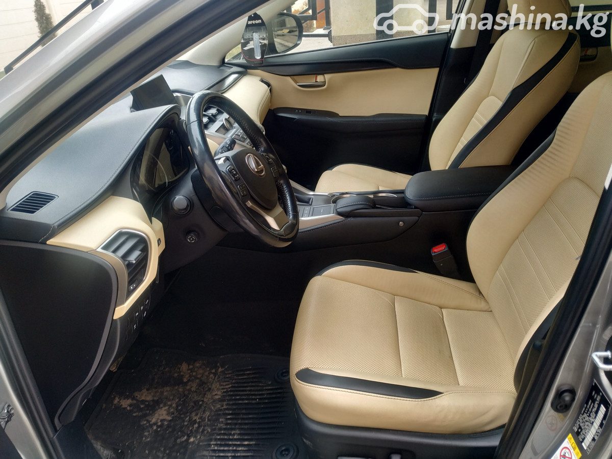 Lexus NX I