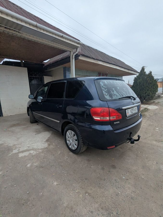 Toyota Avensis Verso