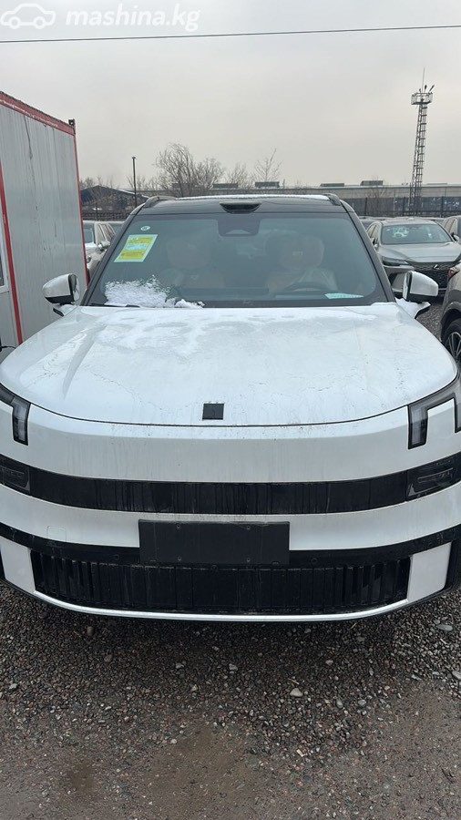 Lynk & Co 900