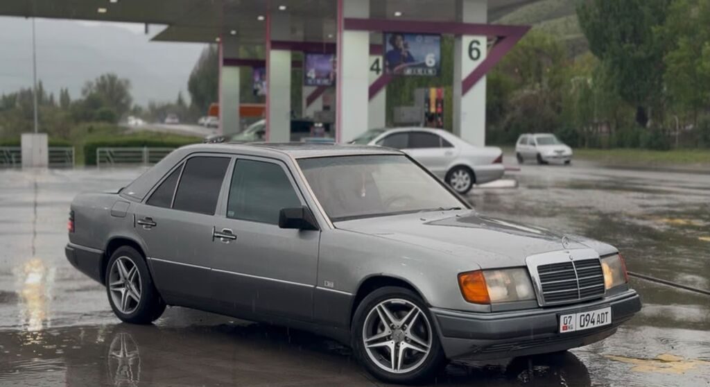 Mercedes-Benz W124