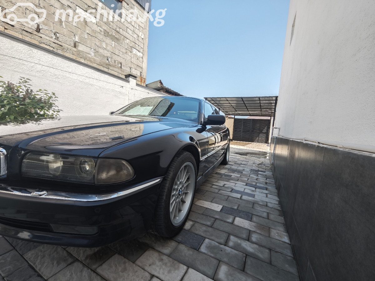 BMW 7 серии III (E38)