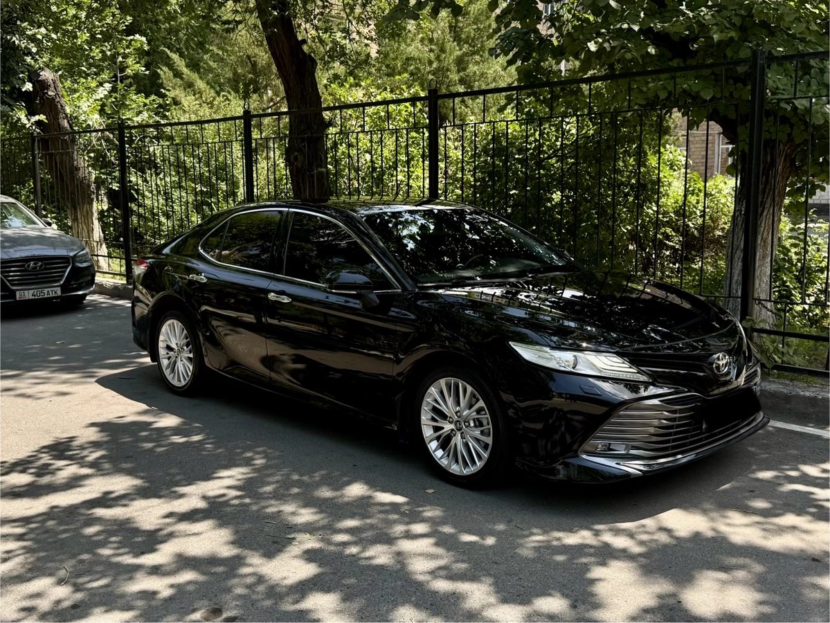Toyota Camry VIII (XV70) 2018