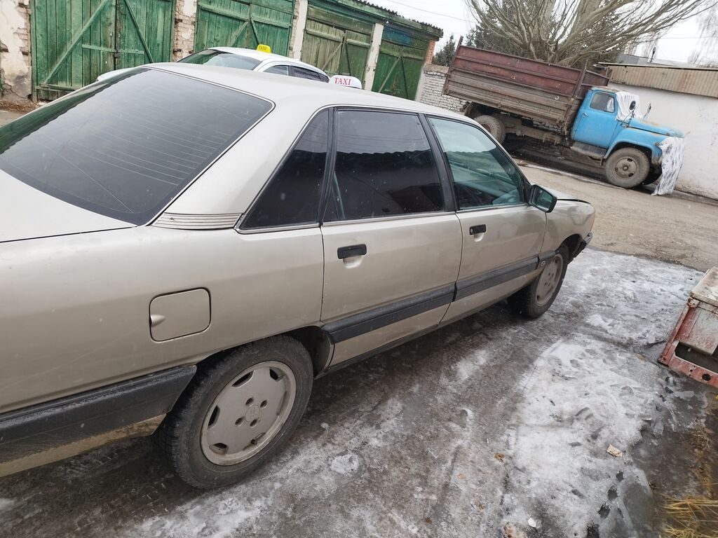 Audi 100