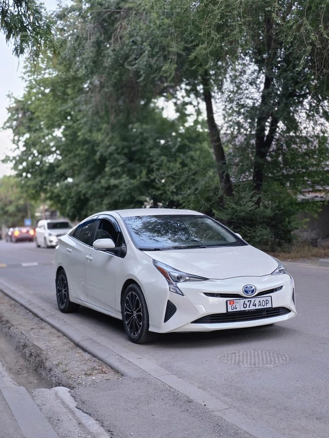 Toyota Prius IV (XW50) 2017